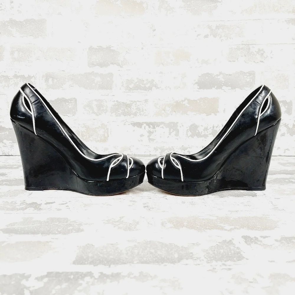 White House Black Market Brady Black White Trim Slip On Wedge Heels O290